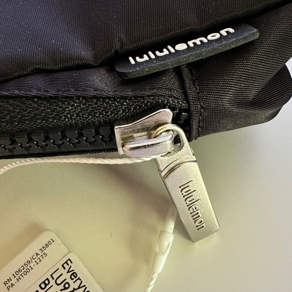 Lululemon Everywhere Belt Bag 1L - Black - NWT - Same Day Shipping  🚀 - Picture 3 of 8